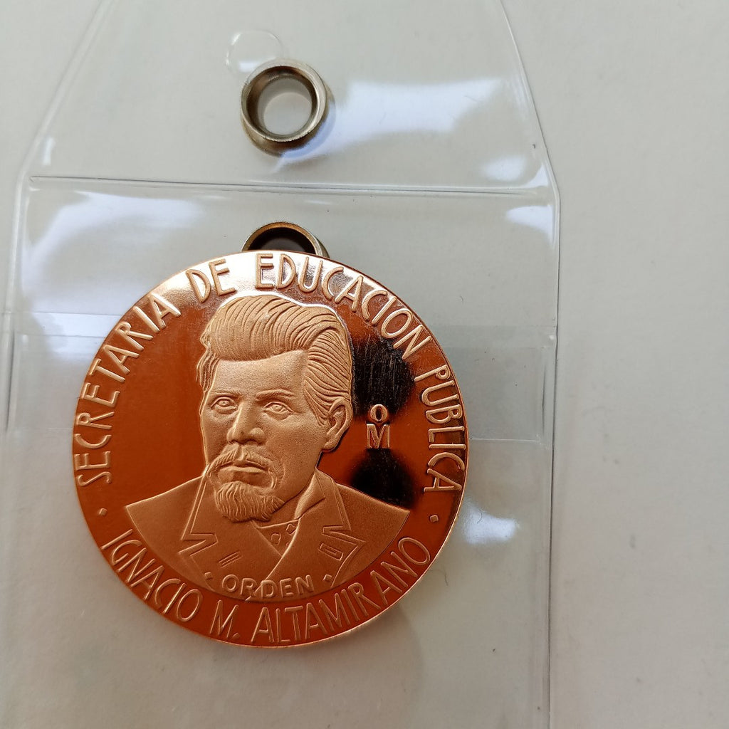 MEDALLA CONMEMORATIVA ORO 21 K 42.1 GRMS (SEMINUEVO)