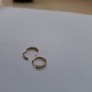 HUGGIES ORO 14K 1.2 (NUEVO)