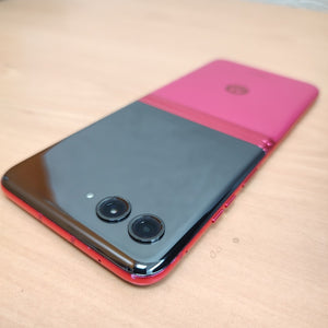 CELULAR MOTOROLA RAZR 40 ULTRA XT2321-1 (2023) 512 GB 12 GB RAM (SEMINUEVO)