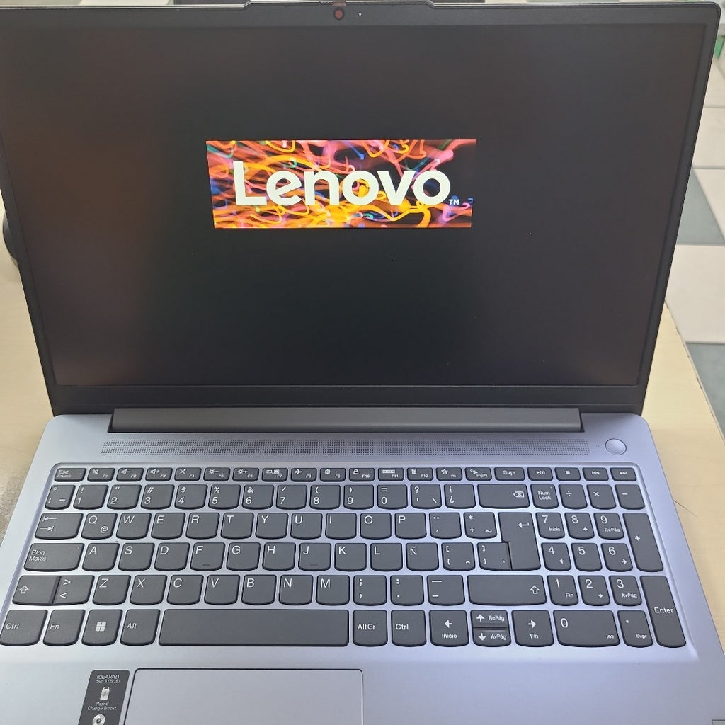 LAPTOP LENOVO IDEAPAD SLIM 3 15ABR8 (2025) 512 GB SSD 8 GB RAM (SEMINUEVO)