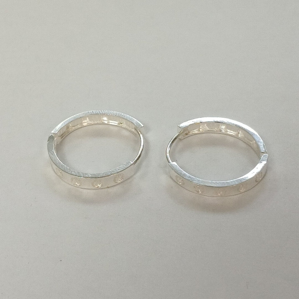 ARETES ARRACADAS FIG TORNILLOS PLATA .925 2.63 GR (NUEVO)