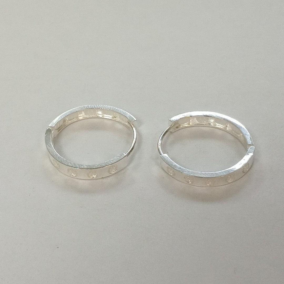 ARETES ARRACADAS FIG TORNILLOS PLATA .925 2.63 GR (NUEVO)