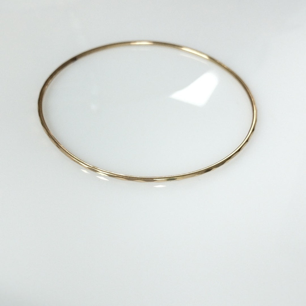 PULSERA RIGIDA ORO 14 K 2.8 GRMS (SEMINUEVO)