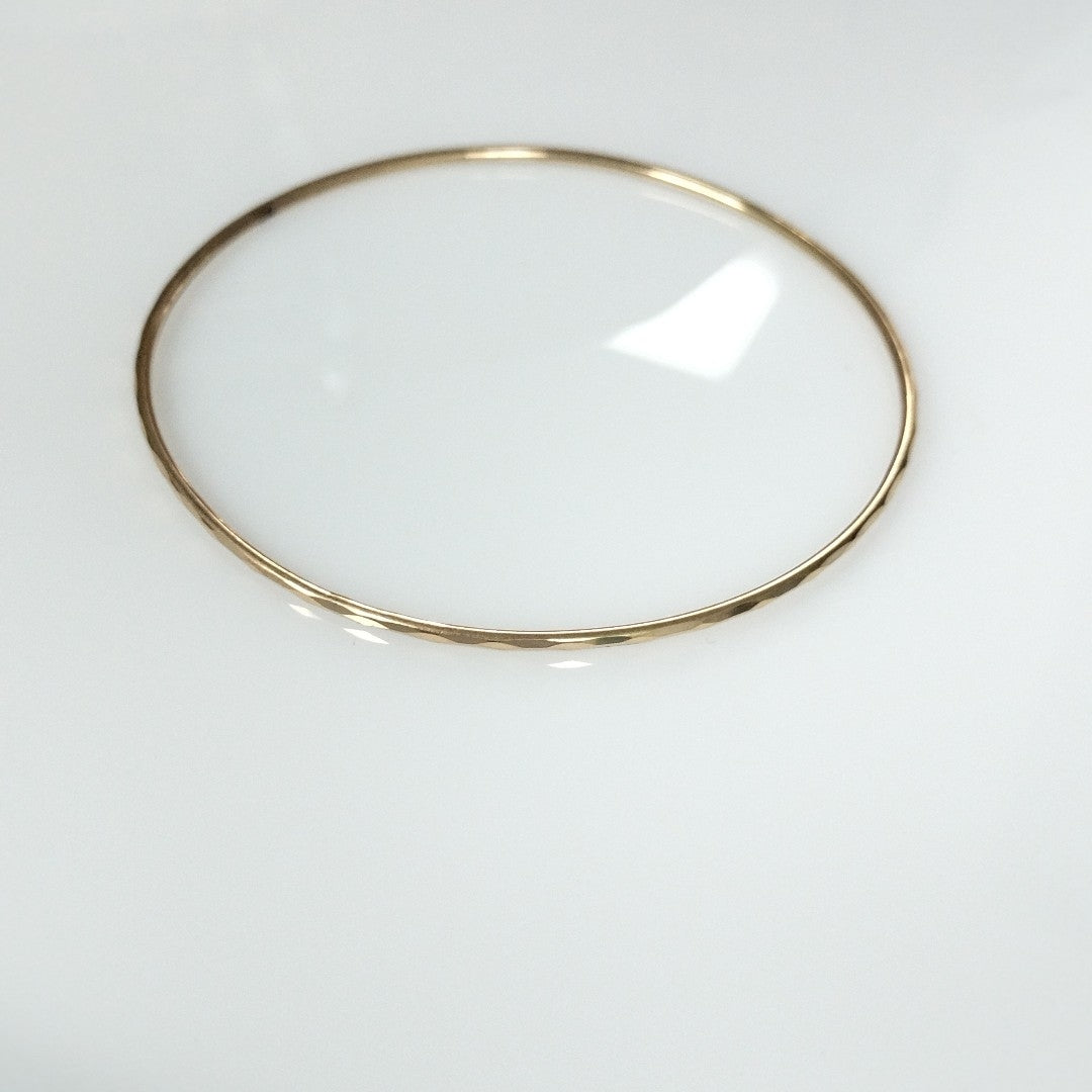PULSERA RIGIDA ORO 14 K 2.8 GRMS (SEMINUEVO)