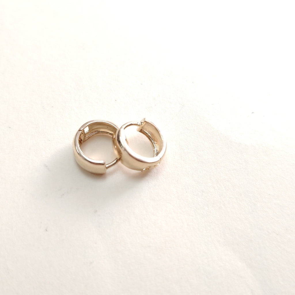 HUGGIES ORO 14K 1.7 (NUEVO)