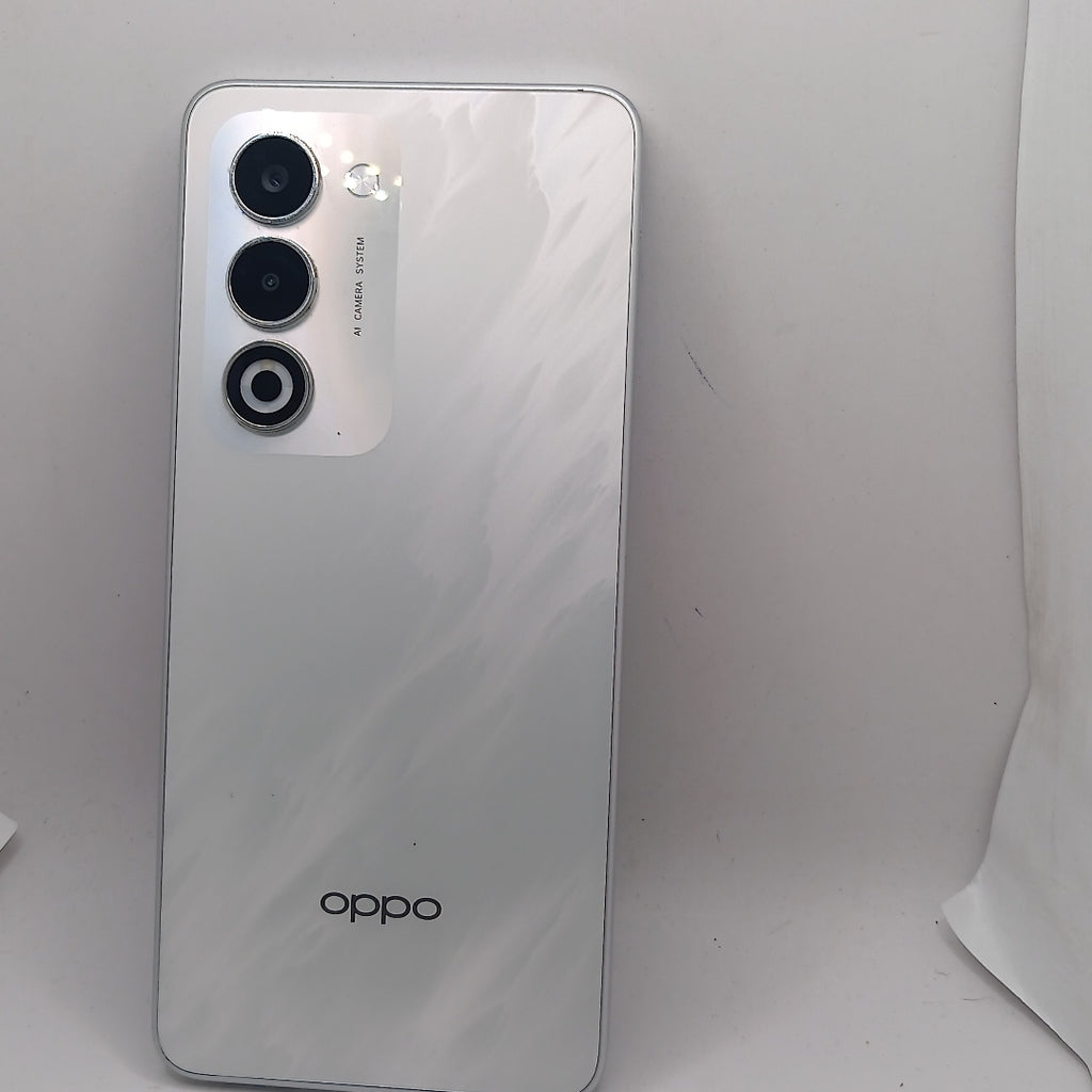 CELULAR OPPO A5 CPH2727 (2025) 256 GB 4 GB RAM (SEMINUEVO)