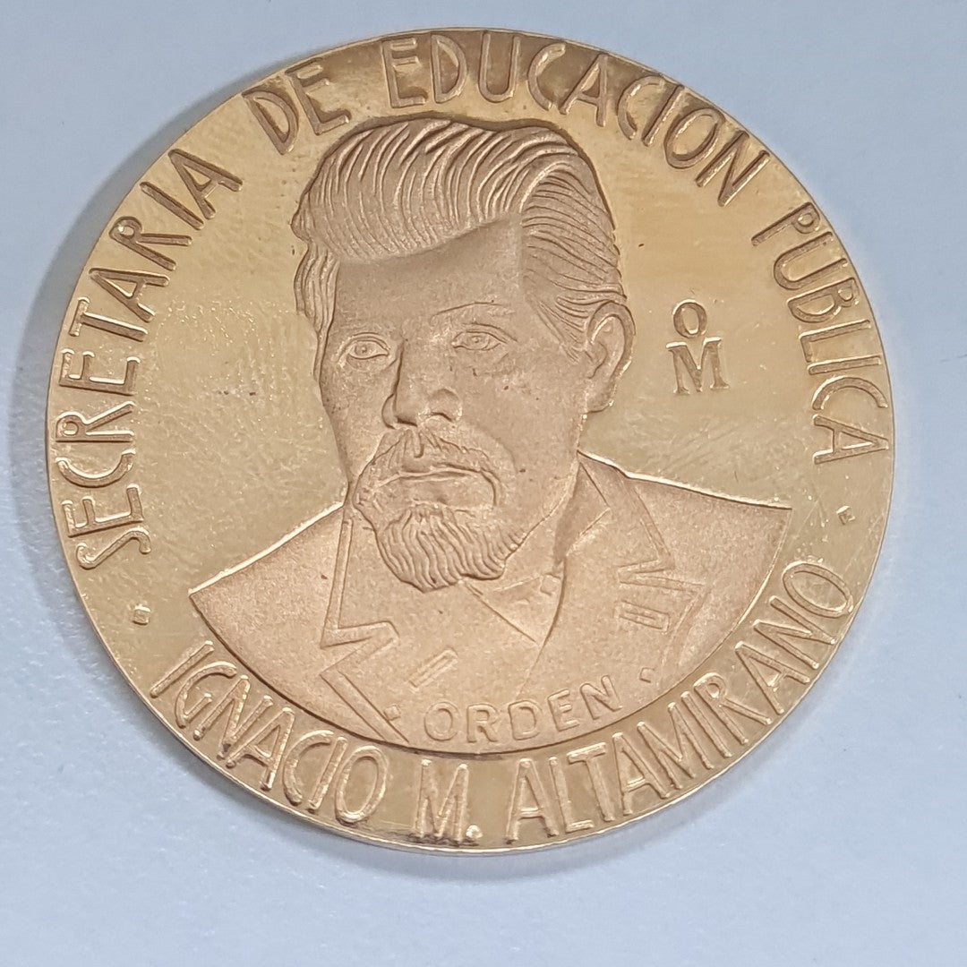 MEDALLA CONMEMORATIVA ORO 21 K 41.9 GRMS (SEMINUEVO)