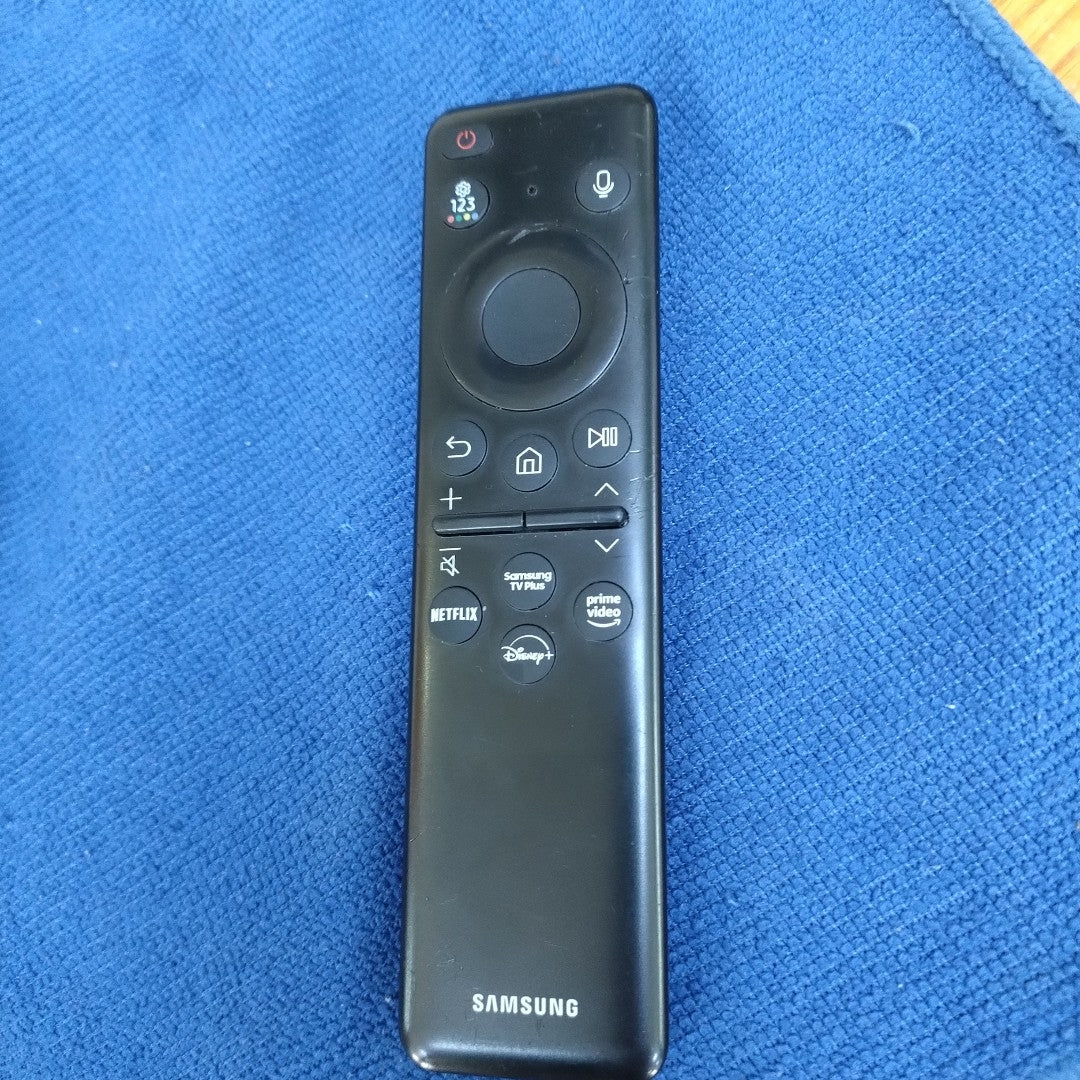 PANTALLA SAMSUNG UN65DU8200F (2024) 65" LED 4K (SEMINUEVO)