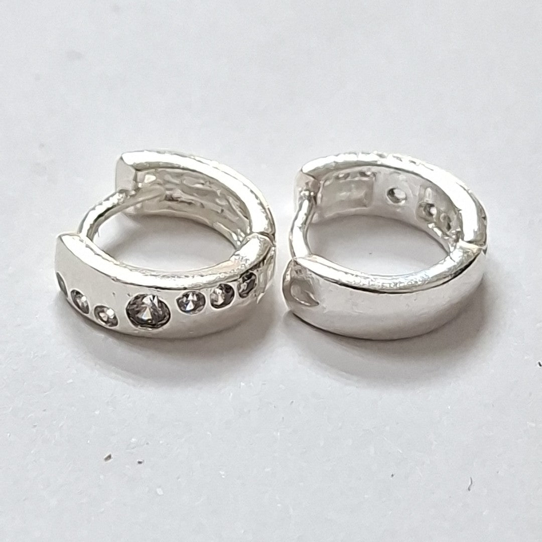 ARRACADAS C/CIRCONIAS PLATA .925 2.4 GR (NUEVO)