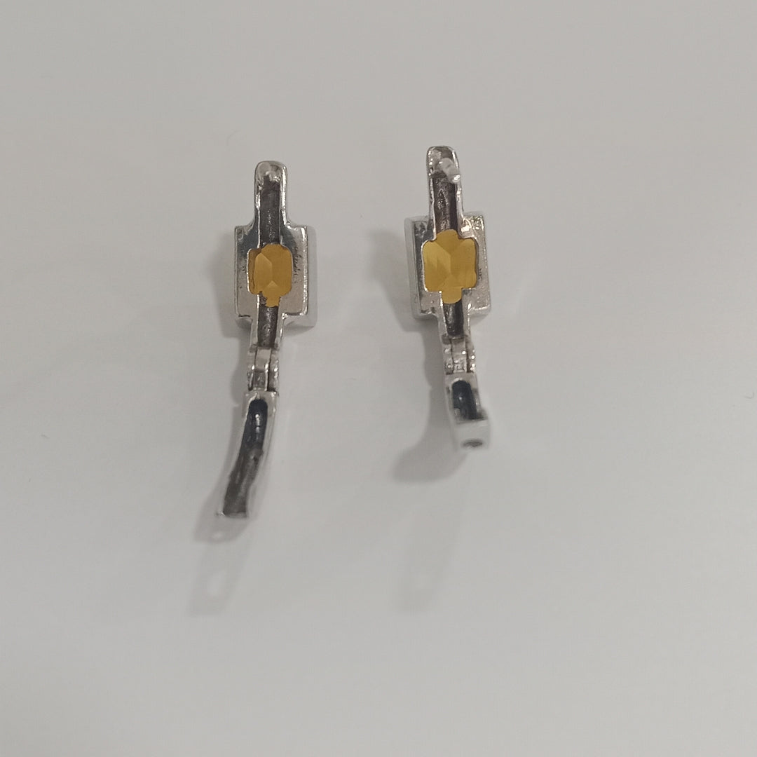 ARETES PAR ORO BLANCO 14 K 7,10 GRMS (SEMINUEVO)