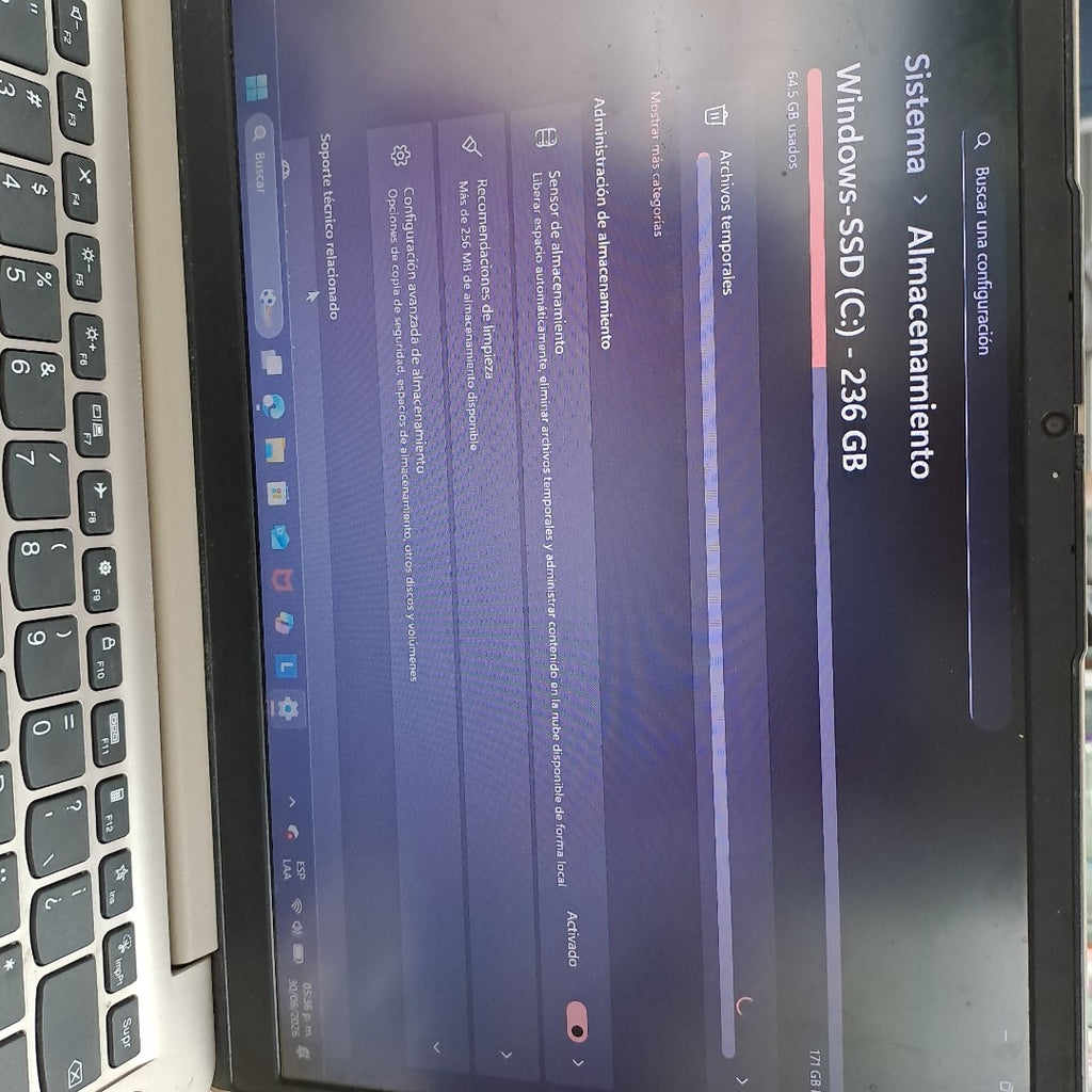 LAPTOP LENOVO IDEAPAD 3 14ITL6 (2023) 1 TB + 256 GB SSD 8 GB RAM (SEMINUEVO)