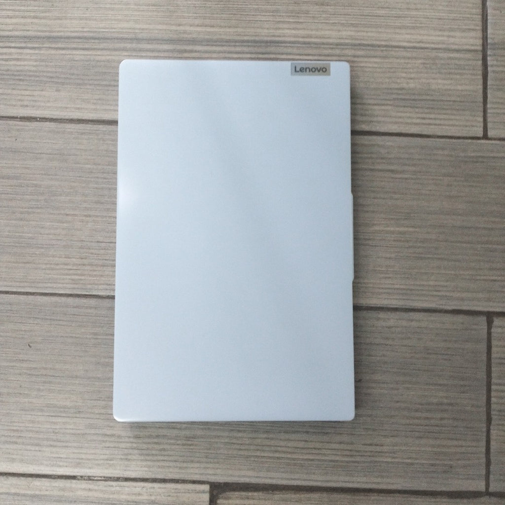 LAPTOP LENOVO IDEAPAD SLIM 3 15IAN8 (2023) 256 GB 8 GB RAM (SEMINUEVO)