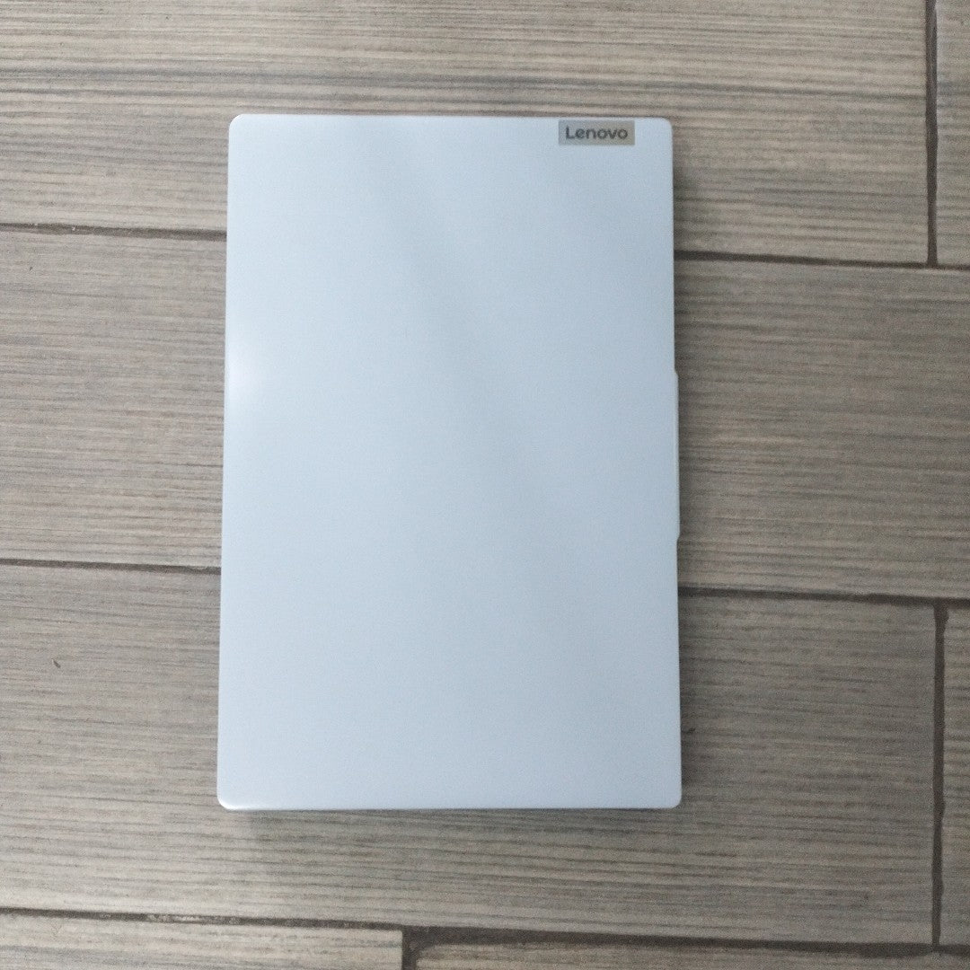 LAPTOP LENOVO IDEAPAD SLIM 3 15IAN8 (2023) 256 GB 8 GB RAM (SEMINUEVO)