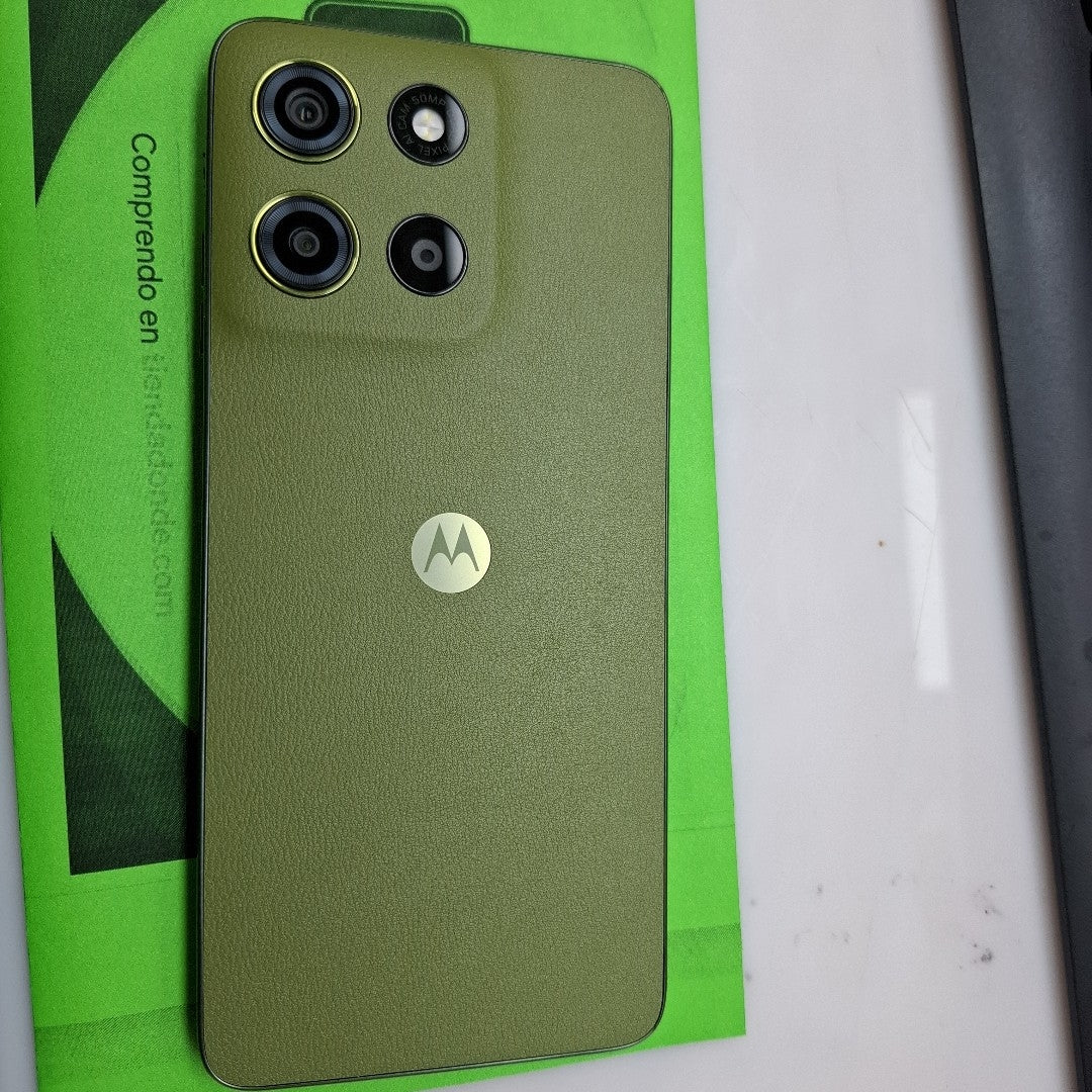 CELULAR MOTOROLA MOTO G15 XT2521-2 (2025) 256 GB 4 GB RAM (SEMINUEVO)