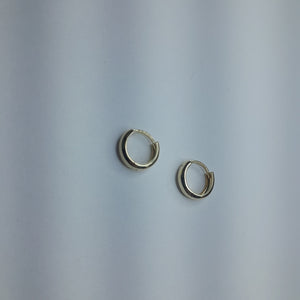 HUGGIES ORO 14K 1.2 (NUEVO)