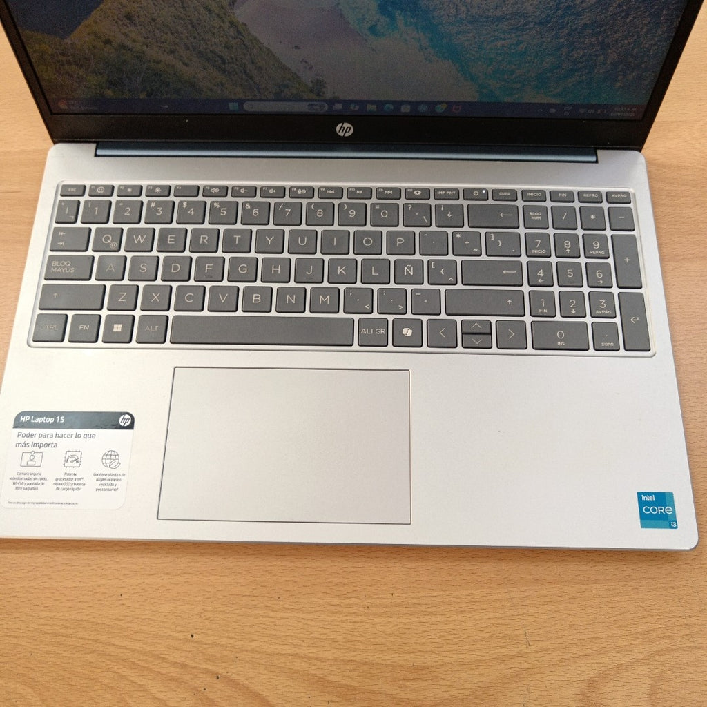 LAPTOP HP 15-FD0231LA (2025) 512 GB SSD 8 GB RAM (SEMINUEVO)