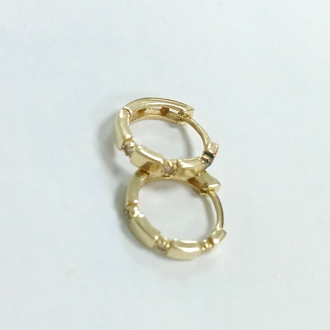 ARETES PAR ORO 14 K 1.9 GRMS (SEMINUEVO)