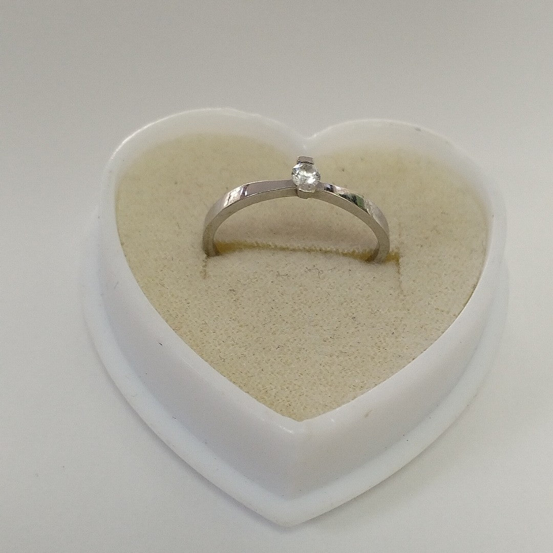 ANILLITO, SOLITARIO ORO BLANCO 14 K 1.1 GRMS (SEMINUEVO)