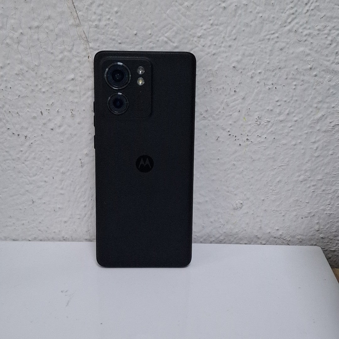 CELULAR MOTOROLA EDGE 40 XT2303-2 (2023) 256 GB 8 GB RAM (SEMINUEVO)