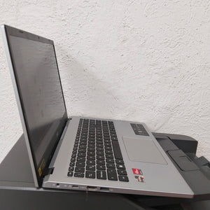 LAPTOP ACER ASPIRE 3 A315-24P-R625 (2023) 512 GB SSD 8 GB RAM (SEMINUEVO)