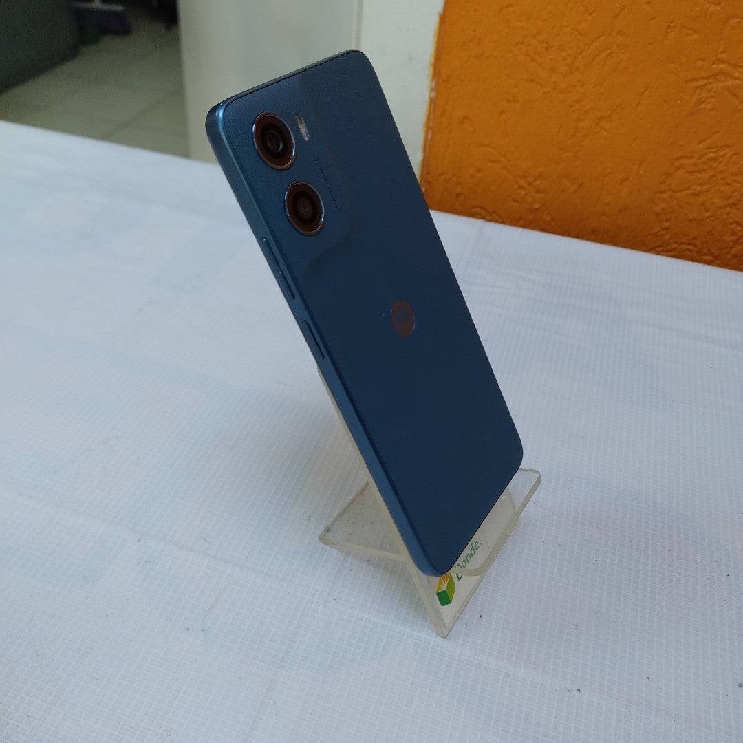 CELULAR MOTOROLA MOTO G06 XT2535-2 (2025) 64 GB 4 GB RAM (SEMINUEVO)