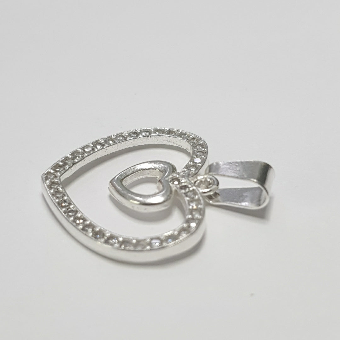DIJE CORAZON C/CIRCONIAS PLATA .925 2.7 GR (NUEVO)