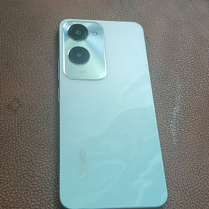 CELULAR VIVO Y18 V2333 256 GB 8 GB RAM (SEMINUEVO)