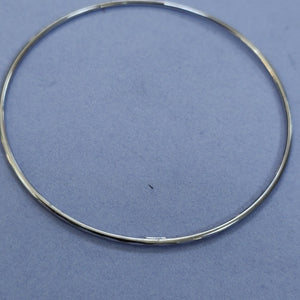 PULSERA RIGIDA ORO, ORO BLANCO 10 K 2.3 GRMS (SEMINUEVO)