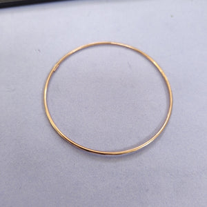 PULSERA RIGIDA ORO 10 K 1.9 GRMS (SEMINUEVO)