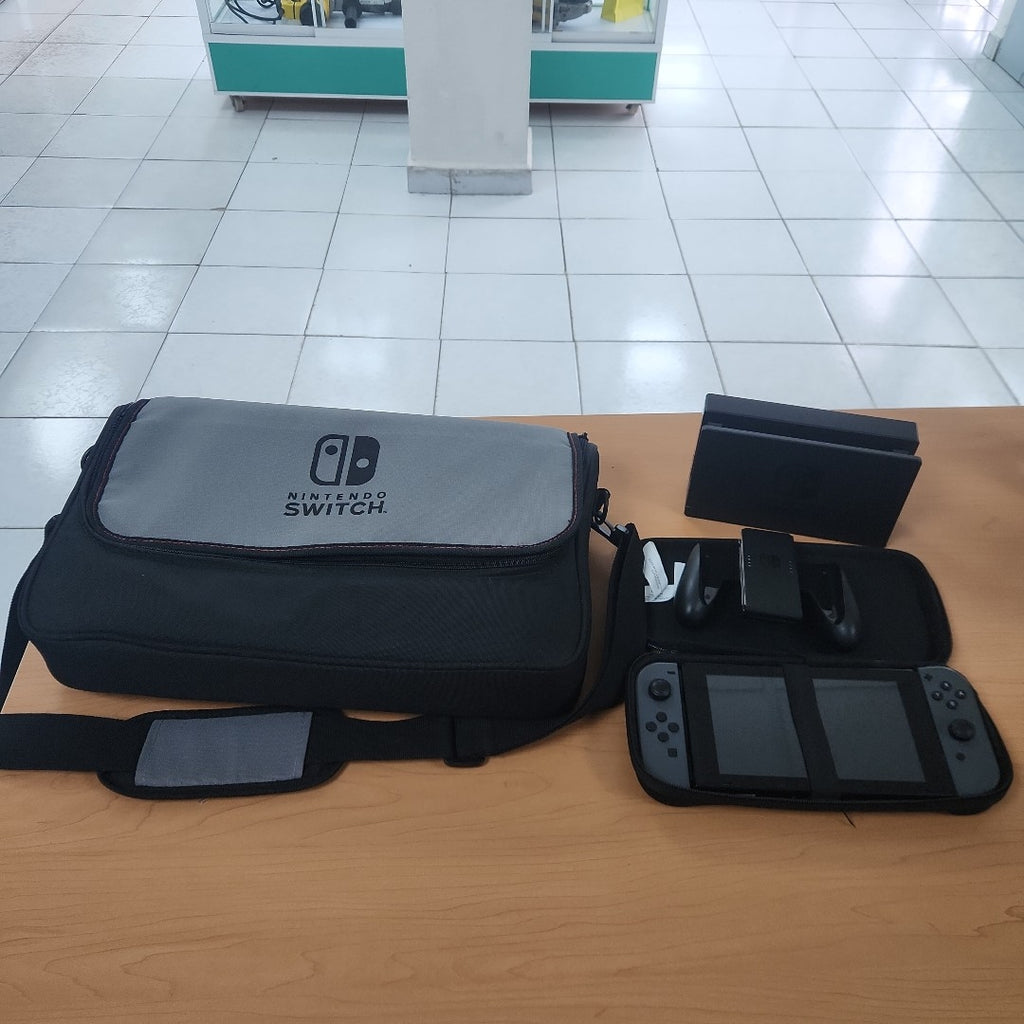 CONSOLA DE VIDEOJUEGO NINTENDO SWITCH 32 GB (SEMINUEVO)