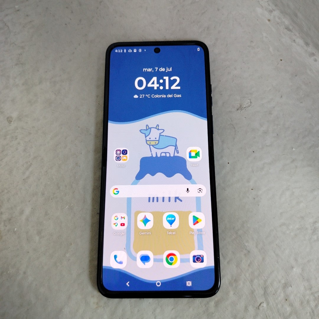 CELULAR MOTOROLA RAZR 60 XT2553-1 (2025) 512 GB 12 GB RAM (SEMINUEVO)