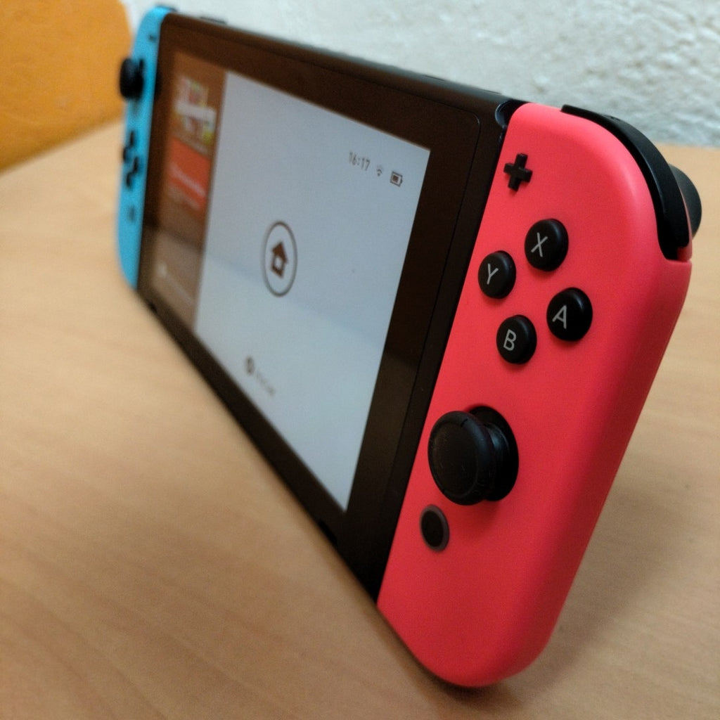 CONSOLA DE VIDEOJUEGO NINTENDO SWITCH 1.1 32 GB (SEMINUEVO)