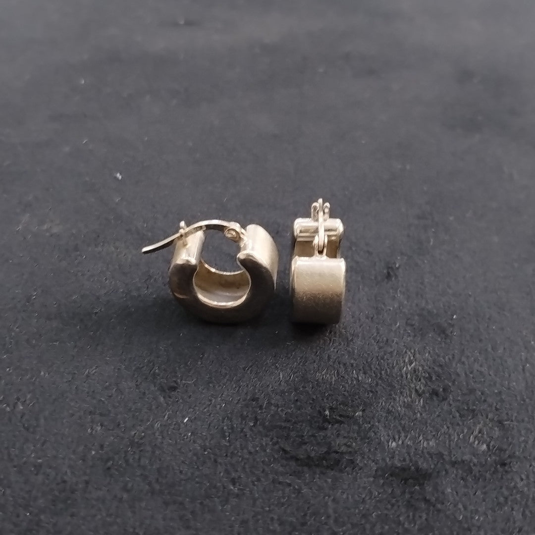 ARRACADAS PAR ORO BLANCO 14 K 3 GRMS (SEMINUEVO)