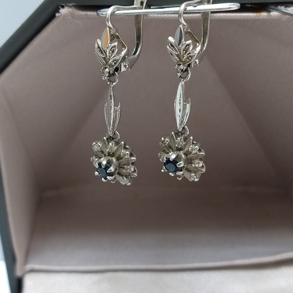 ARETES PAR ORO BLANCO 18 K 5,00 GRMS (SEMINUEVO)