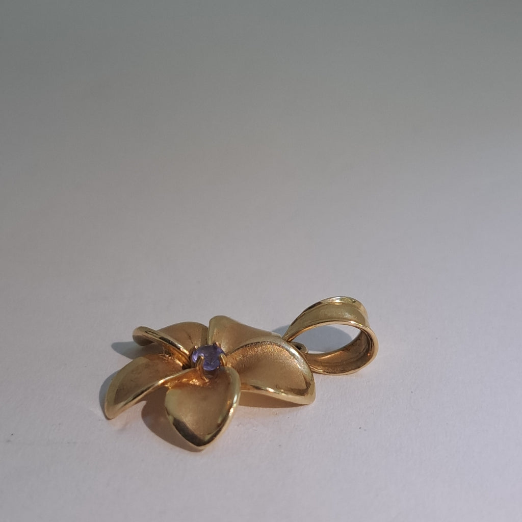 DIJE ORO 14 K 3.2 GRMS (SEMINUEVO)