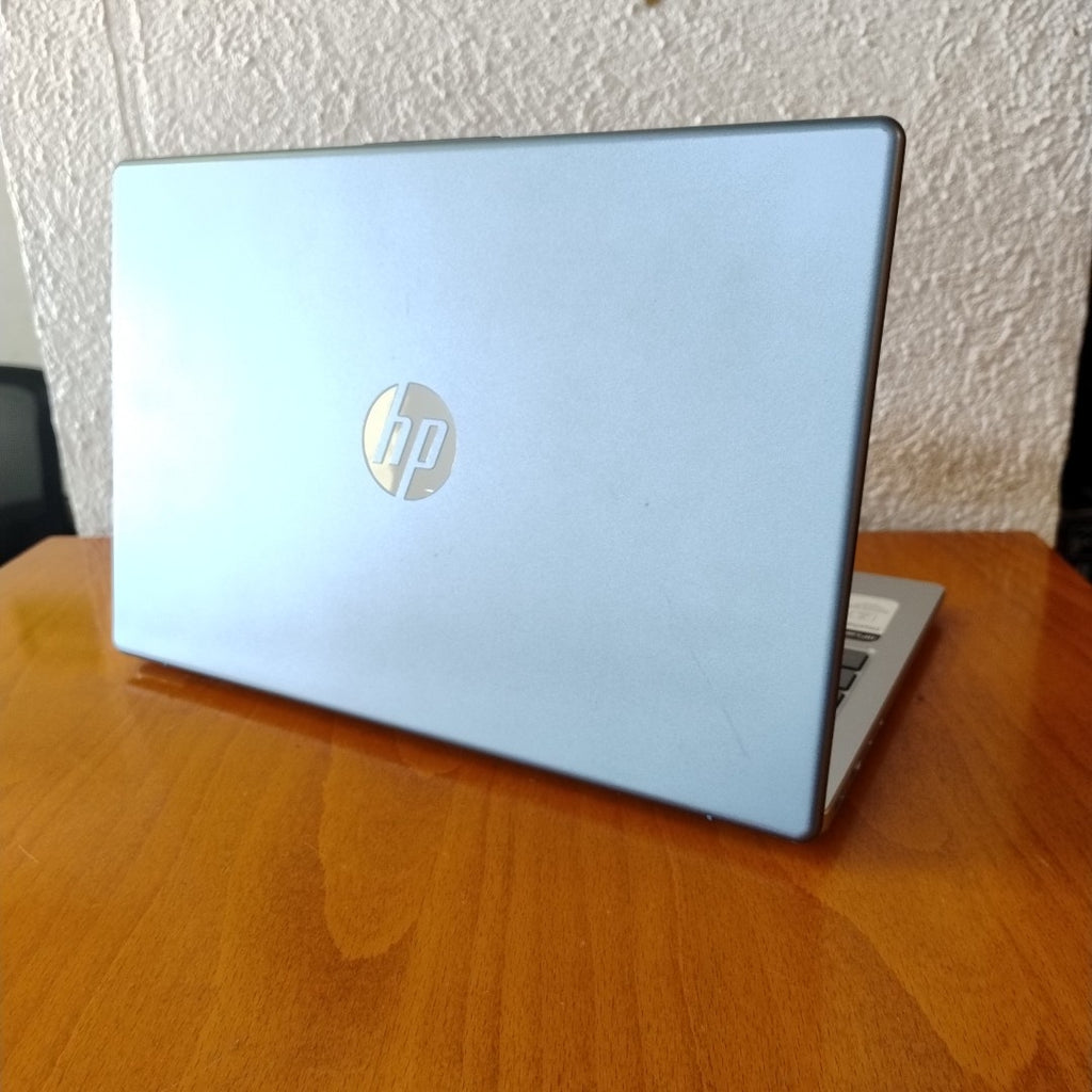 LAPTOP HP 14-EM0017LA (2024) 512 GB SSD 8 GB RAM (SEMINUEVO)