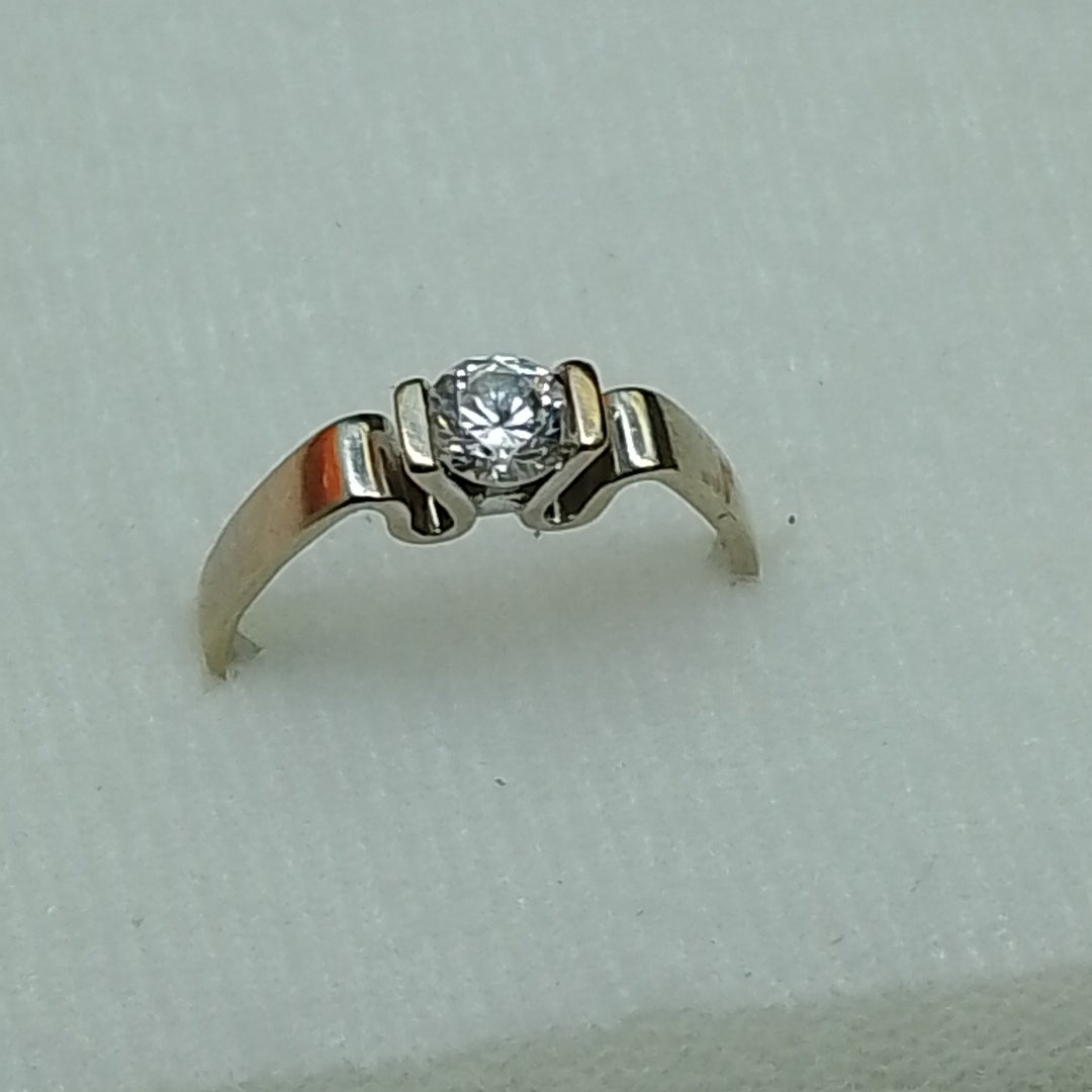 ANILLITO ORO BLANCO 14 K 2.8 GRMS (SEMINUEVO)
