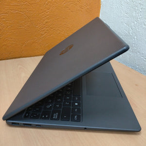 LAPTOP HP 250 G10 (2026) 512 GB SSD 8 GB RAM (SEMINUEVO)