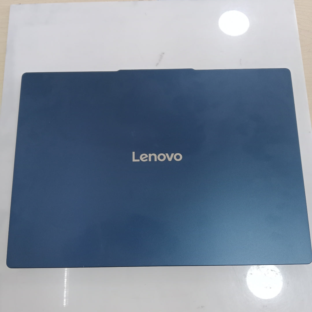 LAPTOP LENOVO IDEAPAD SLIM 3 15IRH10 (2025) 1 TB SSD 24 GB RAM (SEMINUEVO)