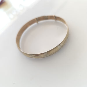 PULSERA RIGIDA ORO 10 K 7.9 GRMS (SEMINUEVO)