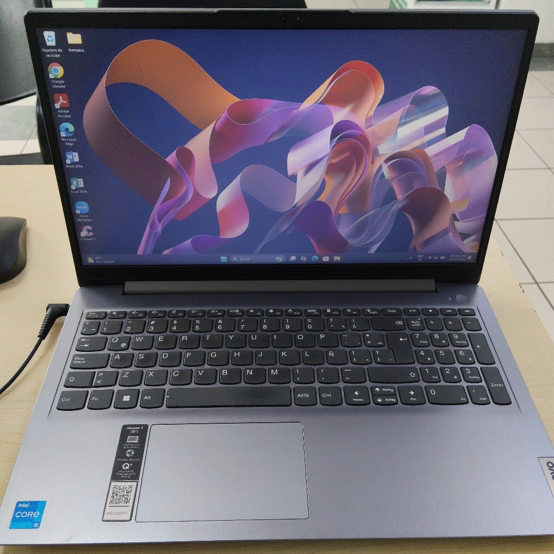 LAPTOP LENOVO IDEAPAD 3 15ITL6 (2023) 256 GB SSD 8 GB RAM (SEMINUEVO)