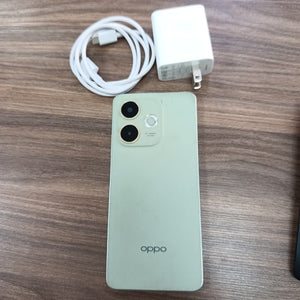 CELULAR OPPO A5 PRO CPH2711 (2025) 256 GB 8 GB RAM (SEMINUEVO)
