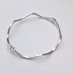 PULSERA RIGIDA ORO BLANCO 14 K 3.4 GRMS (SEMINUEVO)