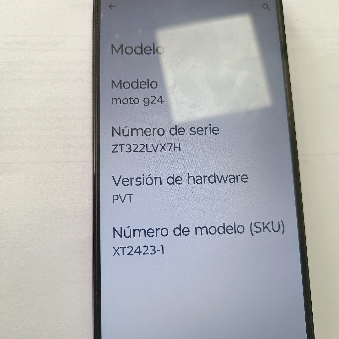CELULAR MOTOROLA MOTO G24 XT2423-1 (2024) 256 GB 4 GB RAM (SEMINUEVO)