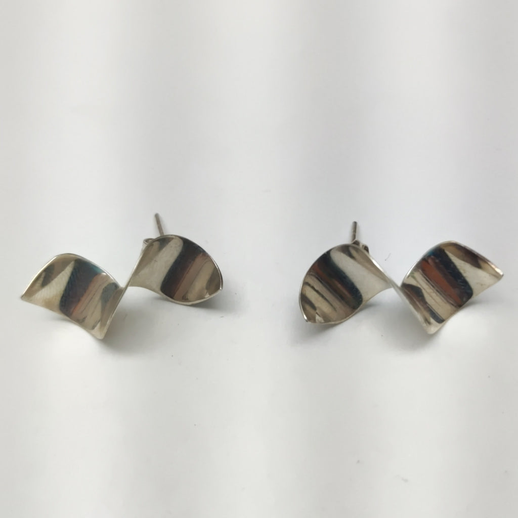 ARETES PAR,DIJE PLATA 4,40 GRMS (SEMINUEVO)