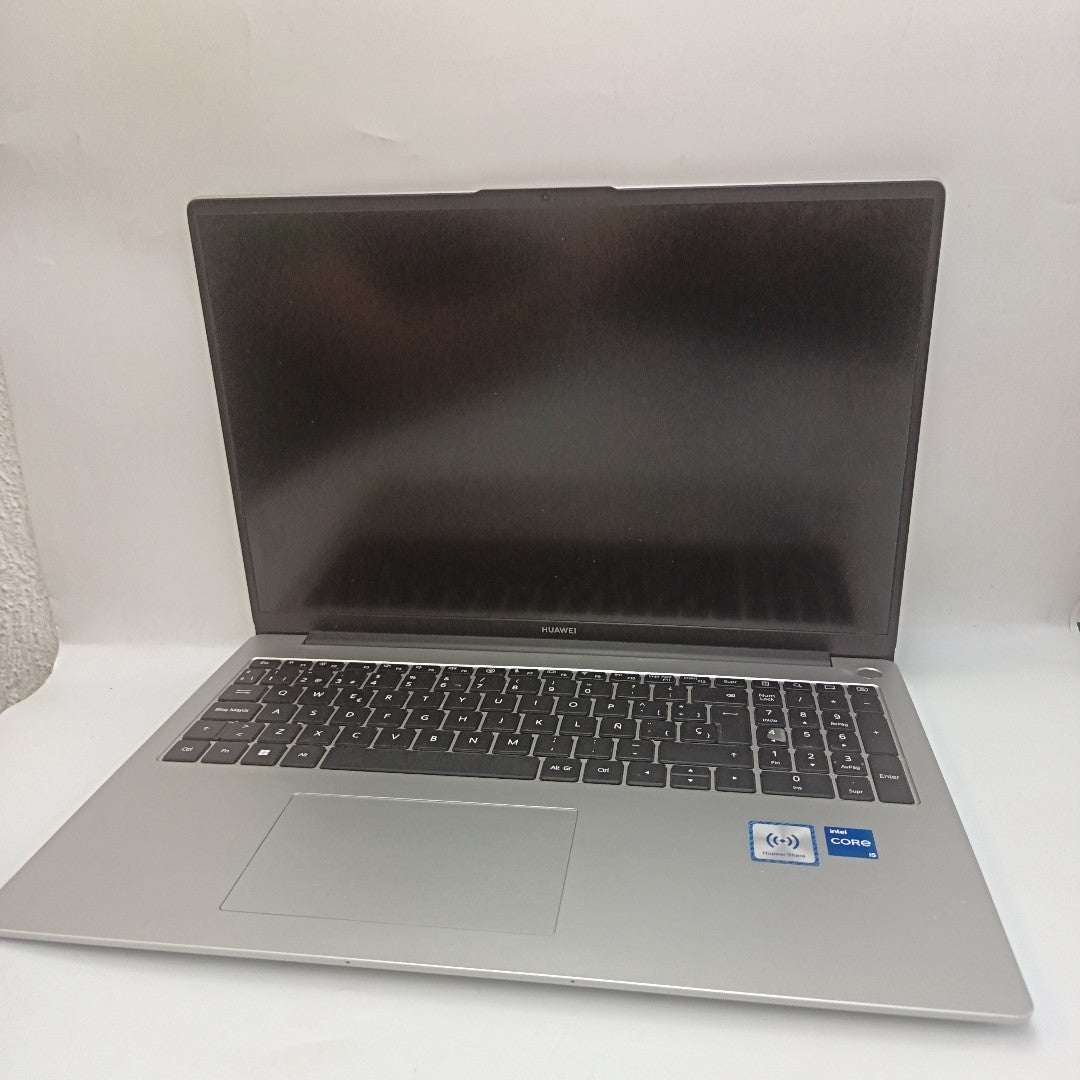 LAPTOP HUAWEI MATEBOOK D16 MCLF-X (2024) 1 TB SSD 16 GB RAM (SEMINUEVO)