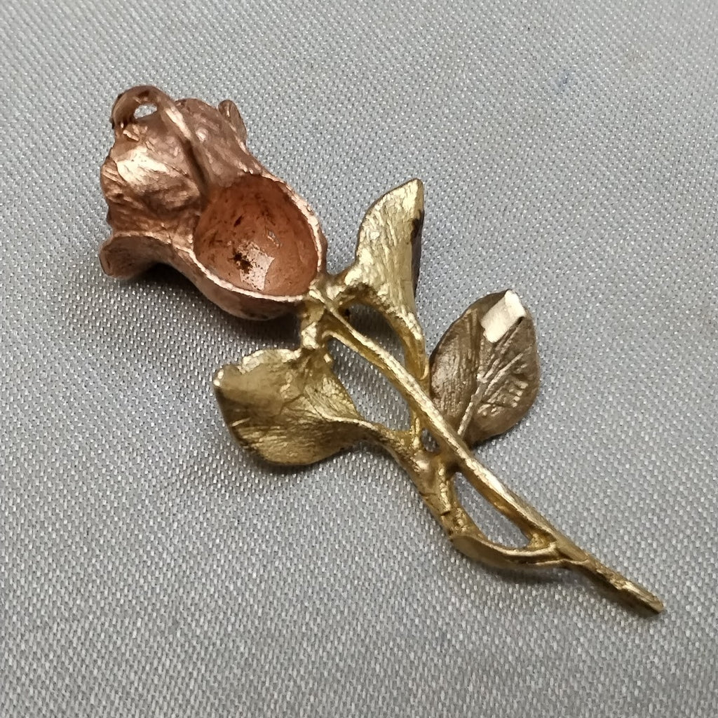 DIJE ORO,ORO COMBINADO 10 K 3,80 GRMS (SEMINUEVO)
