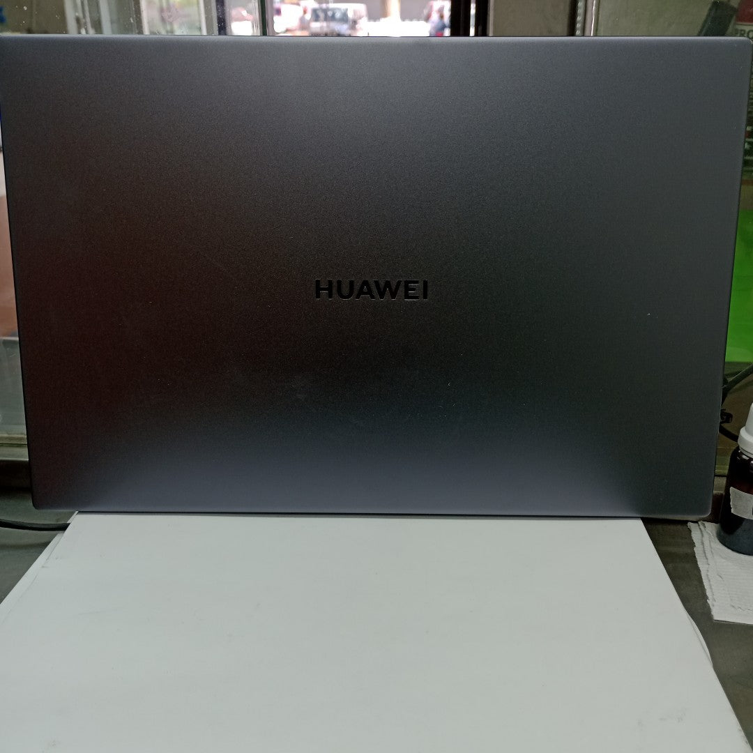 LAPTOP HUAWEI MATEBOOK D14 MDF-X (2024) 512 GB SSD 8 GB RAM (SEMINUEVO)