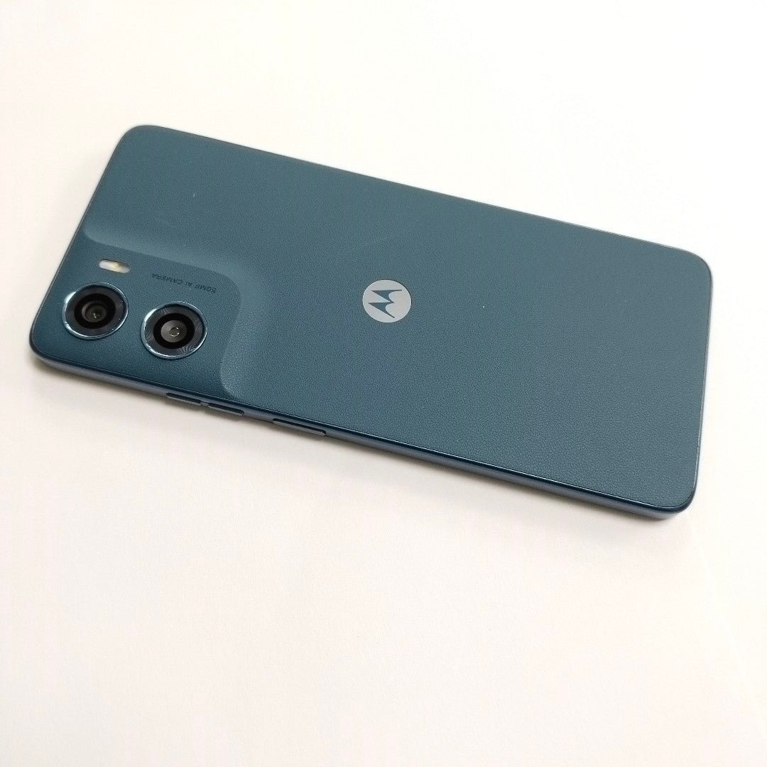 CELULAR MOTOROLA MOTO G06 XT2535-2 (2025) 64 GB 4 GB RAM (SEMINUEVO)