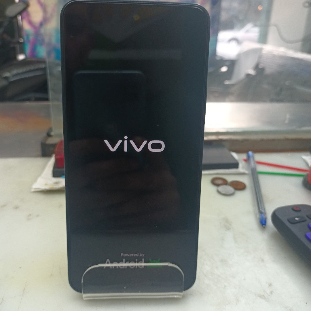 CELULAR VIVO Y21D V2520 (2025) 256 GB 6 GB RAM (SEMINUEVO)